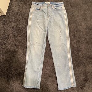 Pistola Jeans with white zipper down side